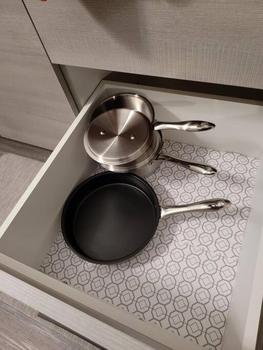 Luxury One Bedroom Winnipeg Bagian luar foto
