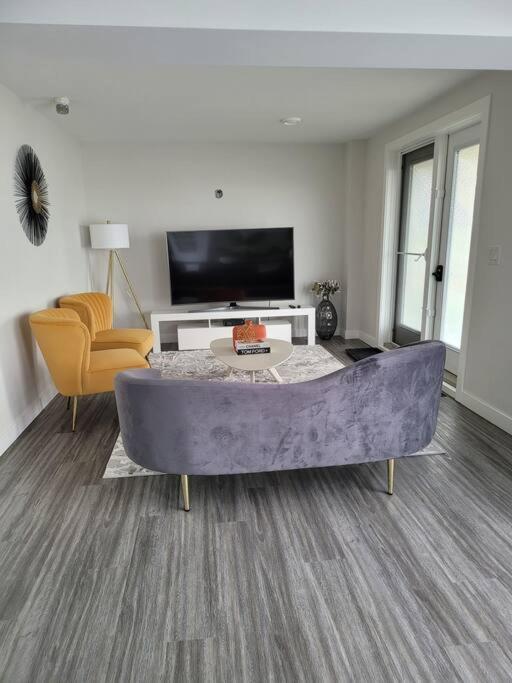 Luxury One Bedroom Winnipeg Bagian luar foto