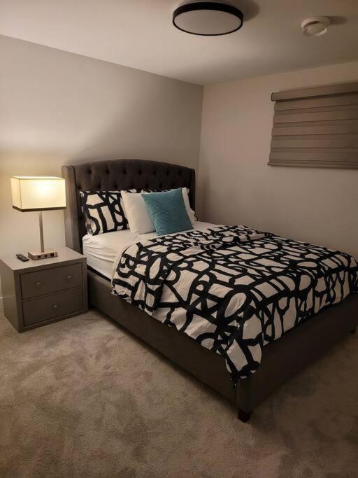 Luxury One Bedroom Winnipeg Bagian luar foto